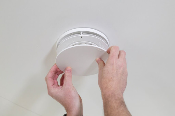 Anemostat Zehnder ComfoValve Luna pre prívod biely